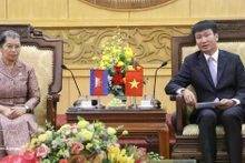 Secretary of the Ninh Binh provincial Party Committee Tran Huy Tuan receives Men Sam An, Vice President of the Cambodian People’s Party, President of the SFDCM, and President of the Cambodia–Viet Nam Friendship Association. (Photo: VNA)