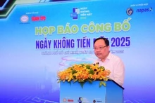 Pham Anh Tuan, Director of the SBV's Payment Department speaks at the press conference on the Cashless Day 2025 programme.