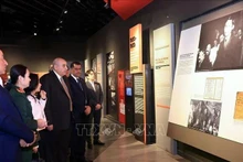 Speaker of the Jordanian House of Representatives Mazen Turki El Qadi visits the Viet Nam Military History Museum in Ha Noi on February 4 morning. (Photo: VNA)