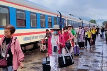 The four-day New Year holiday is expected to see a sharp surge in travel demand.