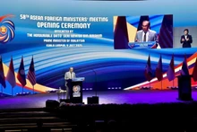 Malaysian Prime Minister Anwar Ibrahim delivers a speech at the Opening Ceremony of the 58th ASEAN Foreign Ministers’ Meeting (AMM-58). (Photo: MOFA)