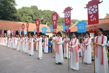 Pupils in the capital enthusiastically take part in the parade.