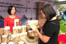 Promoting OCOP products and traditional craft village goods through trade fairs, exhibitions, and trade promotion programmes.