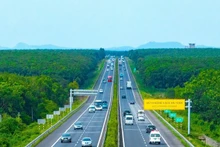 Public investment continues to be identified as a key pillar in unlocking growth potential in 2026 and the years ahead. (In the photo: The Ho Chi Minh City–Long Thanh–Dau Giay Expressway). (Photo: Hoang Ha)