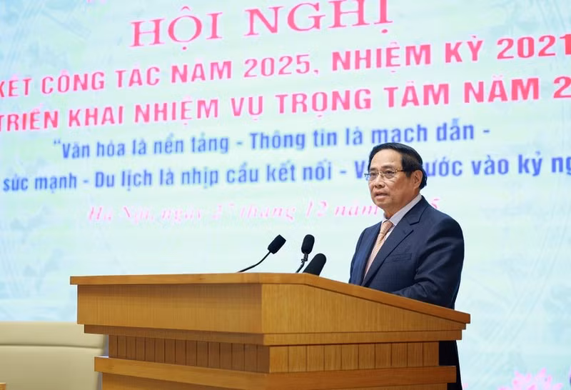 Prime Minister Pham Minh Chinh chairs a conference in Ha Noi on December 27 to review the culture, sports and tourism sector’s performance in 2025 and over the past five years, and and outline key tasks for 2026. (Photo: VNA)