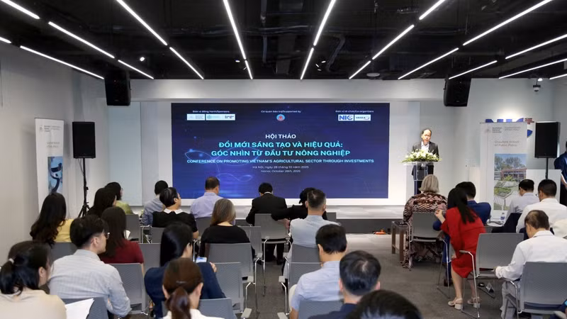 Director of the National Innovation Centre Vu Quoc Huy speaks at the conference (Photo: DUC MINH)