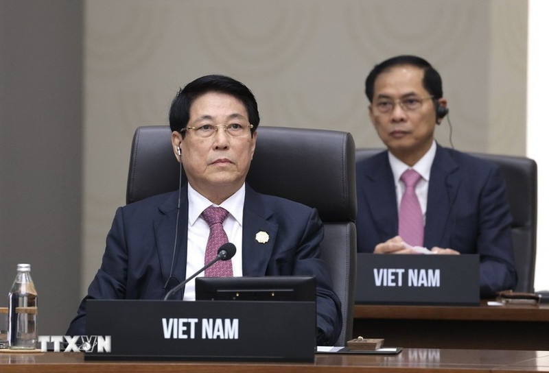 State President Luong Cuong attends the second session of the 32nd APEC Economic Leaders’ Meeting. (Photo: VNA)