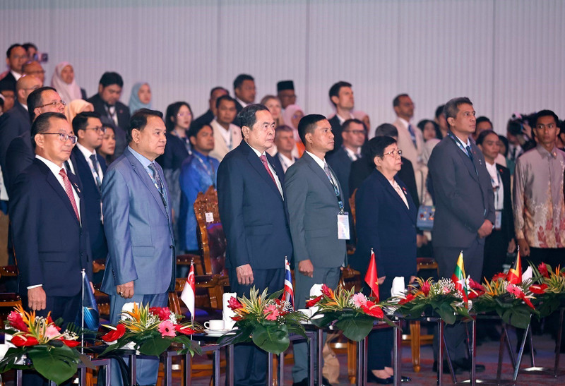 NA Chairman Tran Thanh Man and delegates at the opening ceremony of the 46th AIPA General Assembly.