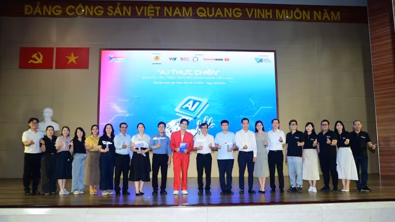 At the launch ceremony of the AI contest at the Viet Nam National University, Ho Chi Minh City