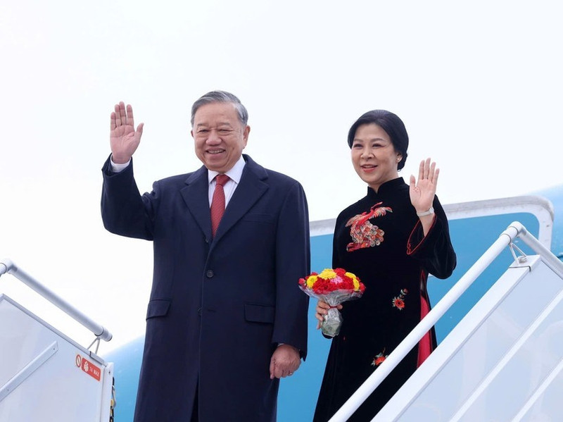Party General Secretary To Lam and his spouse (Photo: VNA)