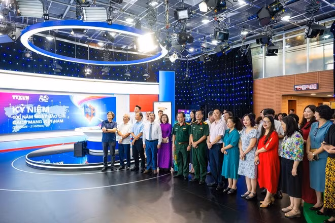 Delegates at the launching ceremony. (Photo: VNA)