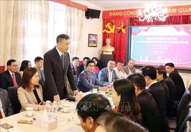 Vietnamese Ambassador to the Czech Republic Duong Hoai Nam speaks at the meeting with representatives of localities and enterprises. (Photo: VNA)