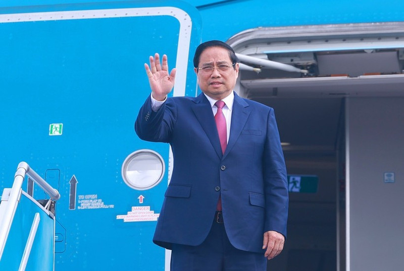 Prime Minister Pham Minh Chinh leaves Ha Noi for Laos on December 2 morning to attend the Viet Nam–Laos Politburos’ meeting and co-chair the 48th session of the Viet Nam–Laos Intergovernmental Committee. (Photo: VNA)