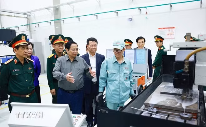 pm-chinh-viettel-hightech-defence-industry-operations-1.jpg