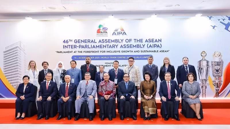 National Assembly Chairman Tran Thanh Man (second from right, first row) and other delegates at the opening ceremony of the 46th General Assembly of the ASEAN Inter‑Parliamentary Assembly. (Photo: VNA)