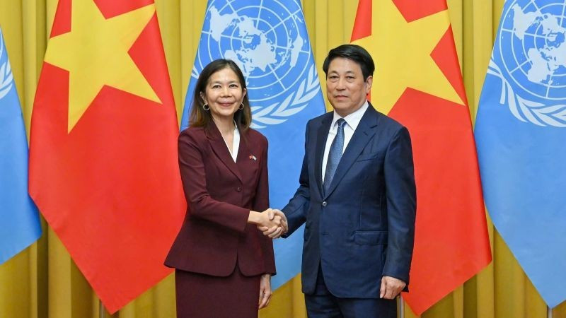 State President Luong Cuong (R) and Pauline Tamesis, United Nations (UN) Resident Coordinator in Viet Nam. (Photo: NDO/Thuy Nguyen)
