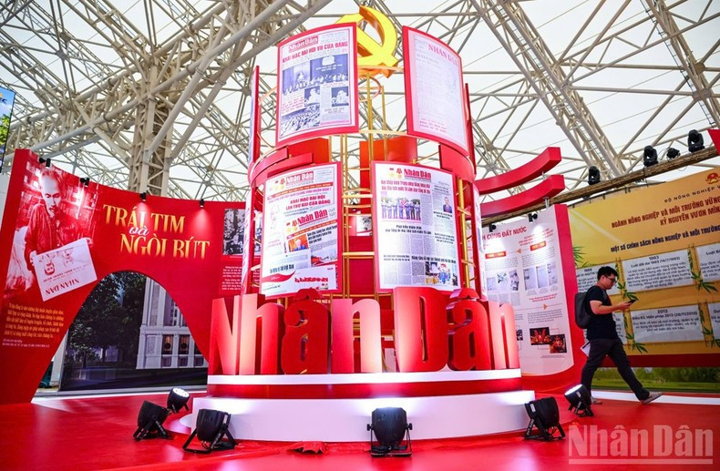 Designed with a striking red and white colour scheme, the exhibition harmoniously blends traditional and contemporary elements.