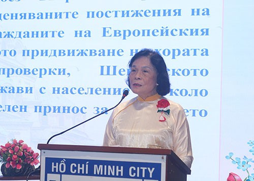 President of the municipal Viet Nam-Bulgaria Friendship Association Hoang Thai Lan speaks at the event (Photo: giaoduc.edu.vn)