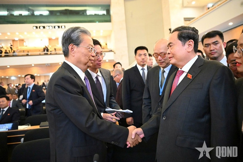 Vietnamese National Assembly Chairman Tran Thanh Man (R) meets with Zhao Leji, Chairman of the Standing Committee of the National People’s Congress (NPC) of China, in Geneva, Switzerland, on July 29. (Photo: qdnd.vn)