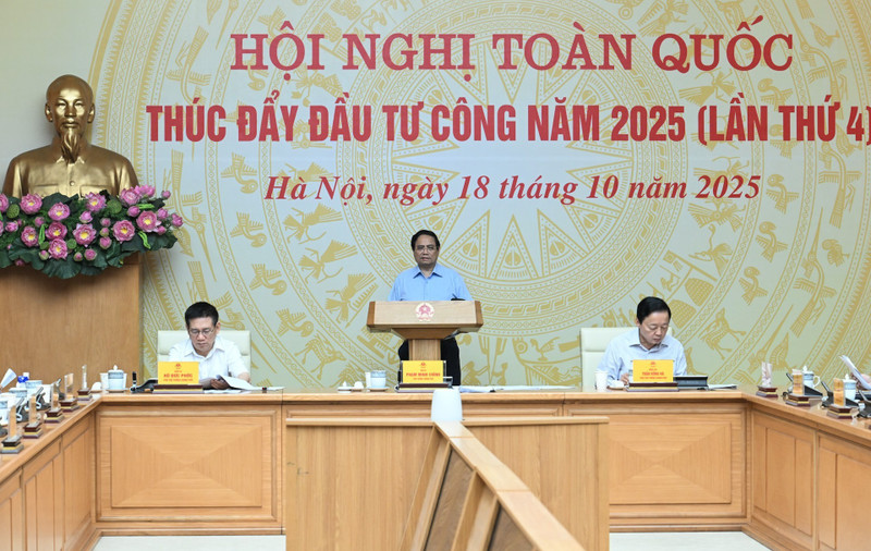 Prime Minsiter Pham Minh Chinh speaks at the event 