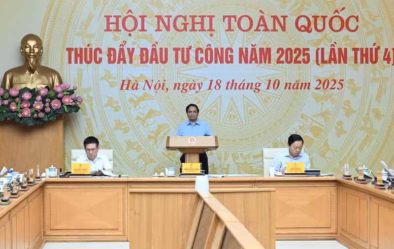 Prime Minsiter Pham Minh Chinh speaks at the event 