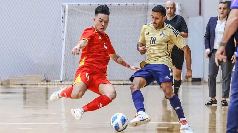 Viet Nam men’s futsal team triumphs 3-2 over Kuwait (Photo: VFF)