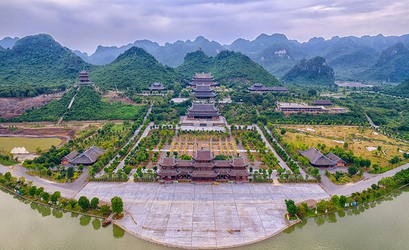 Tam Chuc complex boasts pristine and splendid landscapes with remarkable aesthetic values