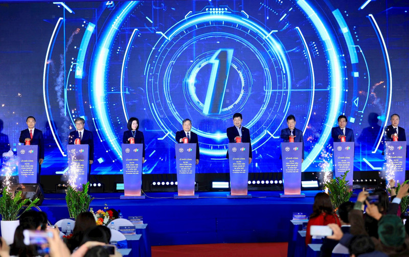 Delegates at the groundbreaking ceremony (Photo: QUANG THAI)