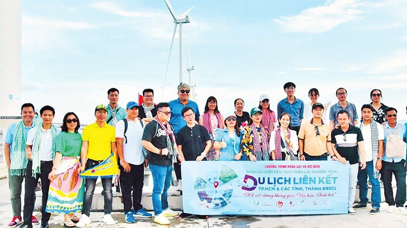 Offshore wind power projects in Vinh Hau not only provide a clean energy source but have also become captivating tourist attractions in Ca Mau Province.