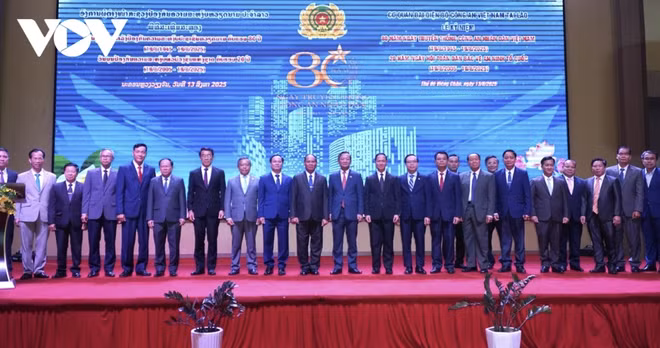 At the meeting to celebrate the 80th anniversary of the Viet Nam People’s Public Security (August 19, 1945 – 2025) in Vientiane on August 13 (Photo: VNA)