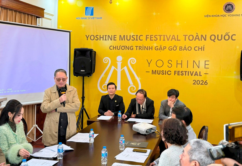 Lieutenant General, composer Duc Trinh, President of the Viet Nam Musicians’ Association, speaks at the press conference (Photo: hanoimoi.vn)