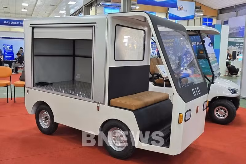 Viet Nam launches first homegrown mini electric truck GIO Tano 250 (Photo: VNA)