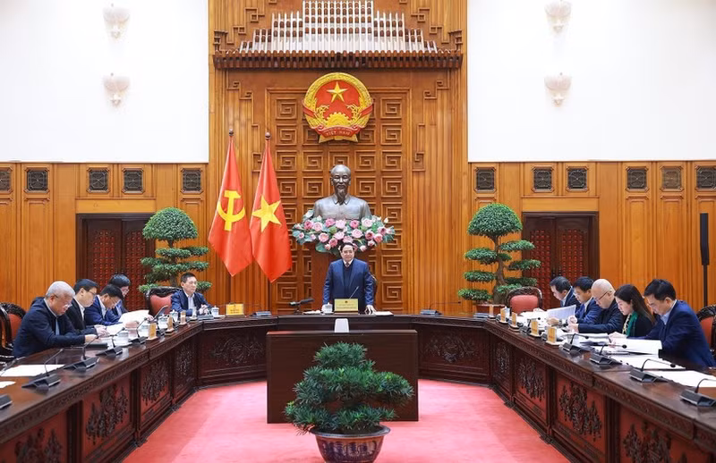 Prime Minister Pham Minh Chinh chairs the Government Steering Committee for Macroeconomic Management and Administration's second meeting. (Photo: VNA)