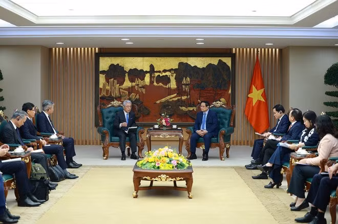 At the meeting between Prime Minister Pham Minh Chinh and President and Chief Executive Officer of Japan’s Mitsui &amp; Co Ltd. Hori Kenichi on November 27 in Ha Noi. (Photo: VNA)