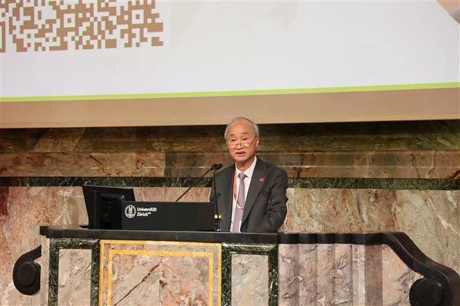 Vietnamese Ambassador to Switzerland Phung The Long speaks at the Viet Nam Day 2025. (Photo: VNA)