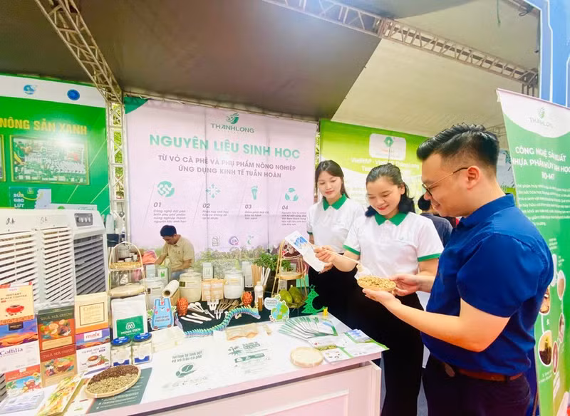 Introducing packaging products made from coffee husks and agricultural by-products