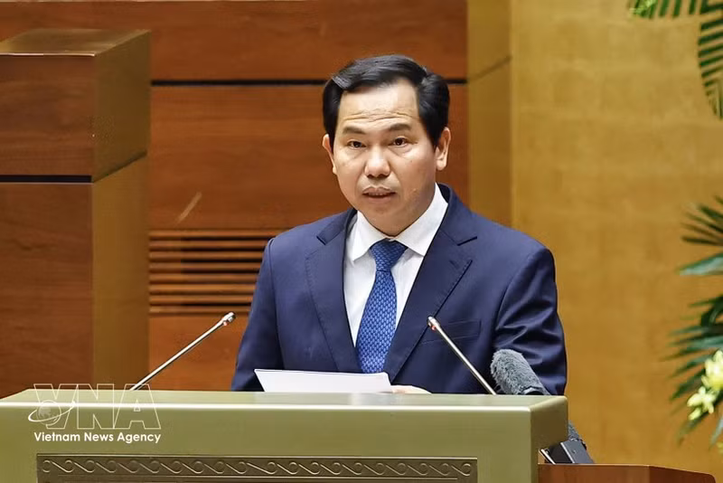 Chairman of the National Assembly Office and Chief of the National Election Council (NEC) Office Le Quang Manh delivers a summary report on the results of the elections for deputies to the 16th National Assembly of Viet Nam and People’s Councils at all levels for the 2026–2031 tenure. (Photo: VNA)