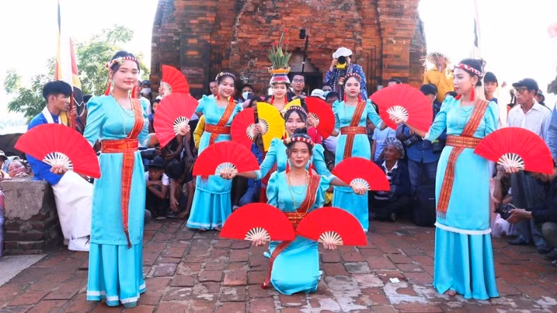 Festival to spotlight cultural essence of Cham ethnic group 