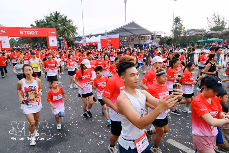 Nearly 8,000 runners join AirAsia RedRun Da Nang 2026 (Photo: VNA)