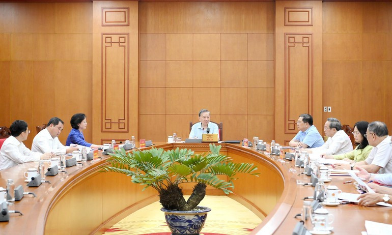 Party General Secretary To Lam speaks at the working session with the Ministry of Home Affairs and Ministry of Agriculture and Environment on October 3. (Photo: NDO/Dang Khoa)