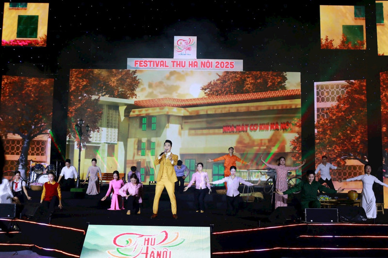A performance at the opening ceremony (Photo: hanoimoi.vn)