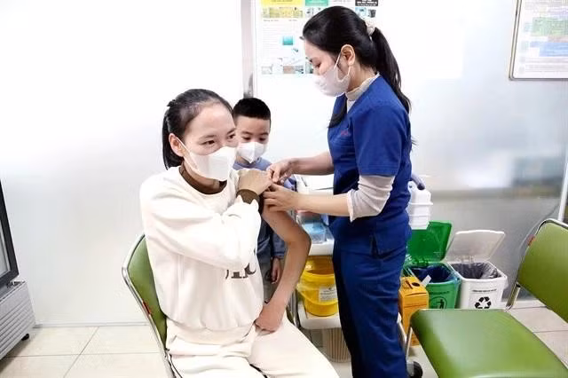 According to the Ministry of Health, once set up, the disease prevention fund will help solve various urgent public health issues. (Photo: suckhoedoisong.vn)
