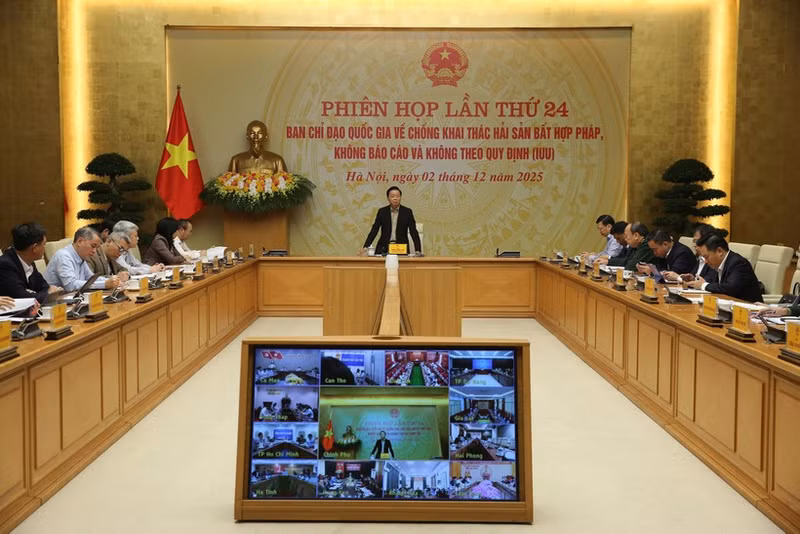 Deputy Prime Minister Tran Hong Ha speaks at he 24th meeting of the National Steering Committee for Combating Illegal, Unreported and Unregulated (IUU) Fishing on November 2, 2025 (Photo: VNA)