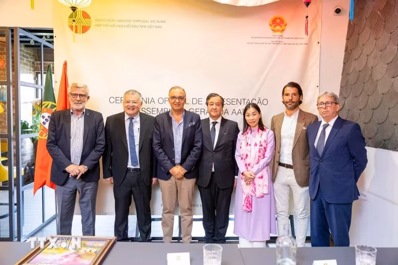 Delegates at the launch ceremony (Photo: VNA)