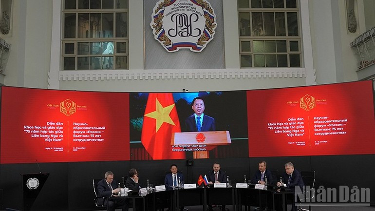 Deputy Prime Minister Tran Hong Ha delivers his remarks to the forum via a recorded message. (Photo: NDO)