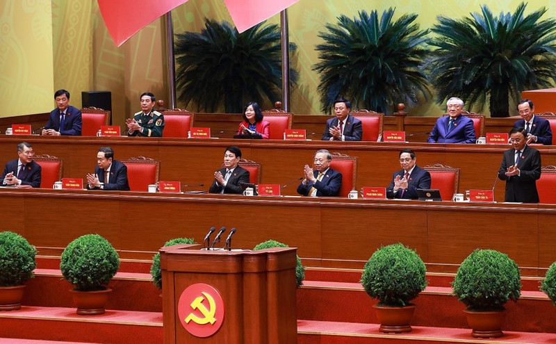 The Presidium chairs the 14th National Congress of the Communist Party of Viet Nam. (Photo: VNA)