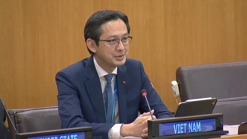 Ambassador Do Hung Viet, Permanent Representative of Vietnam to the United Nations, speaks at the interactive dialogue between UN member states and UNDP Administrator Alexander de Croo on February 4. (Photo: VNA)