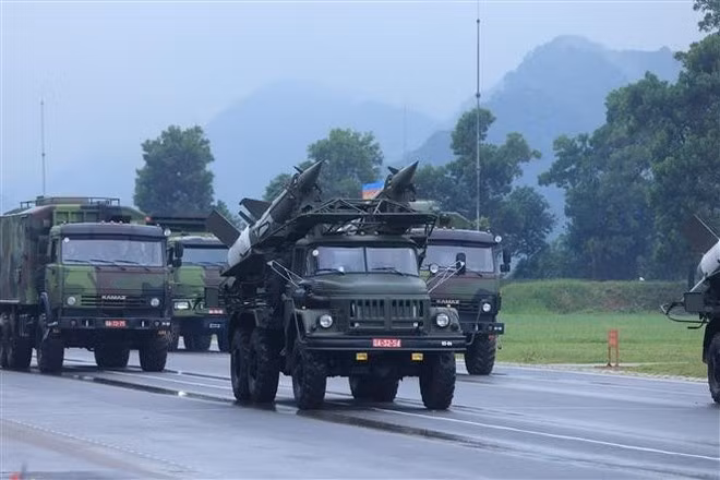 The modernised S-125-VT missile system of the air defence – air force service. (Photo: VNA)
