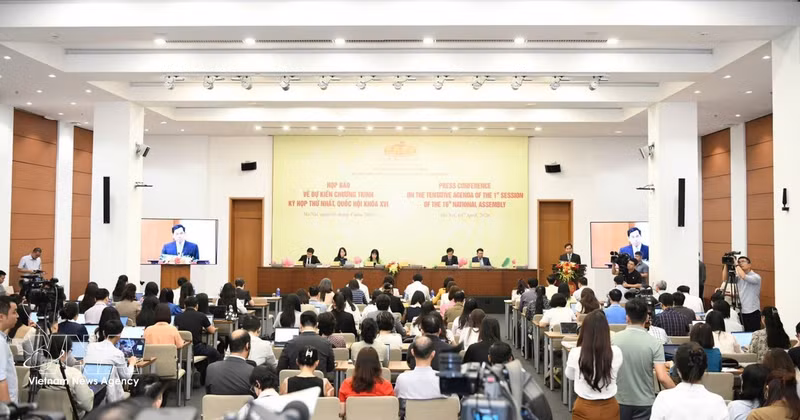 At the press briefing on the 16th National Assembly's first session in Ha Noi on April 3. (Photo: VNA)