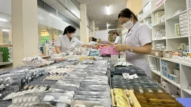 The Drug Administration of Viet Nam requests that localities and hospitals ensure sufficient drug supply for medical examination and treatment for the people./ Photo: Nhandan